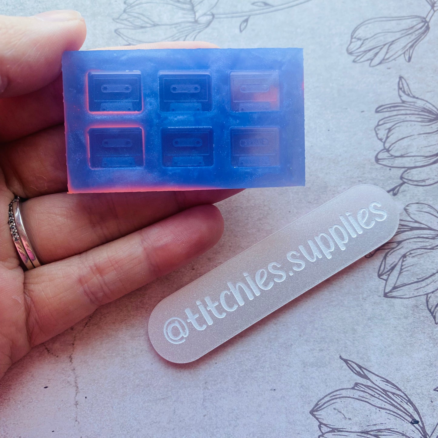 Set of 6 x 1cm Studs/Shaker Fillers Mould - Cassette Tape